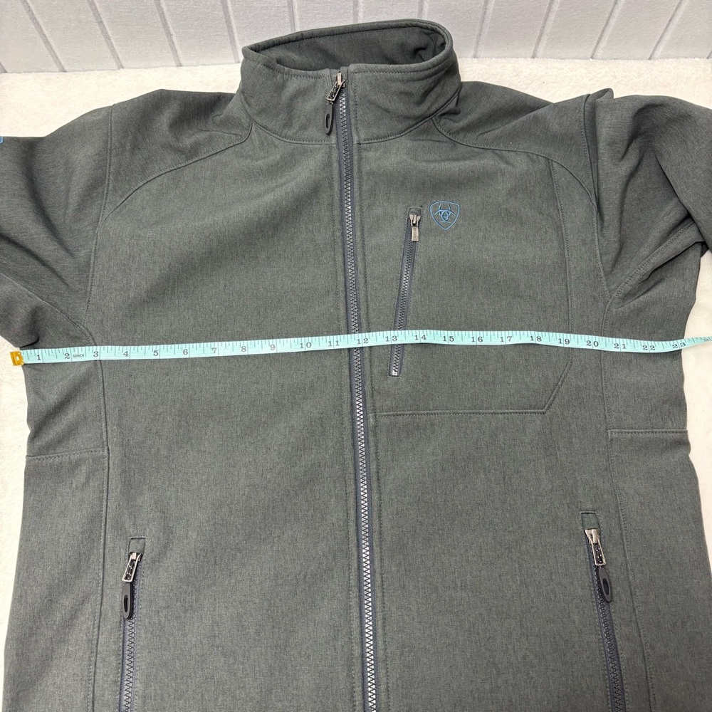 Ariat Men’s Dark Gray Performance Softshell Jacket American Flag Back Size M - Picture 7 of 12